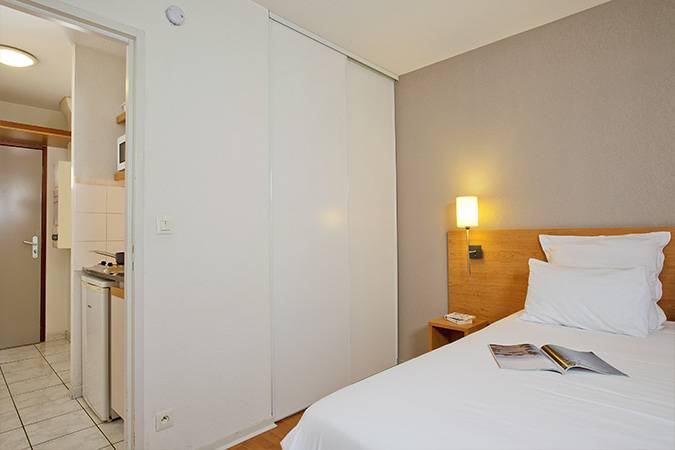 Chambre - Séjours & Affaires Nantes La Beaujoire Chambre