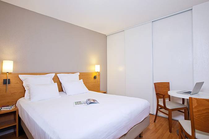 Chambre - Séjours & Affaires Nantes La Beaujoire Chambre