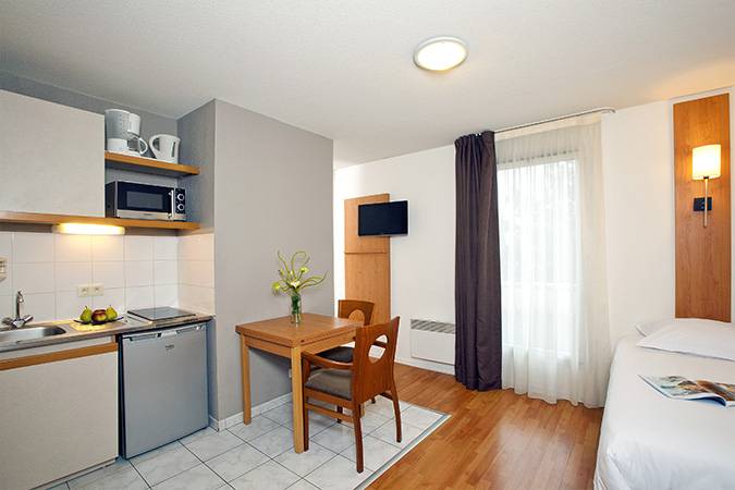 Studio - Cuisine - Séjours & Affaires Nantes La Beaujoire Studio - Cuisine