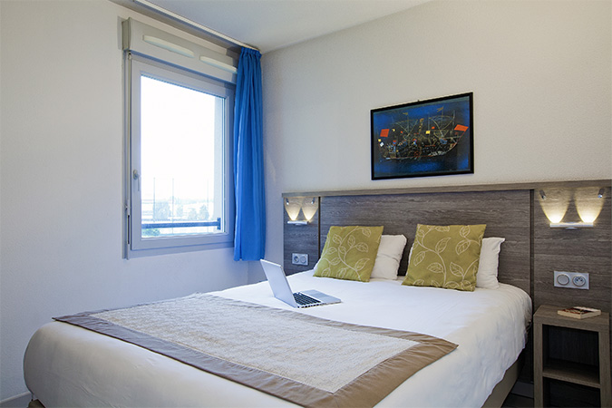 Studio - Bedroom