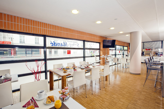 Salle de petit-déjeuner - Séjours & Affaires St Mandé Salle de petit-déjeuner